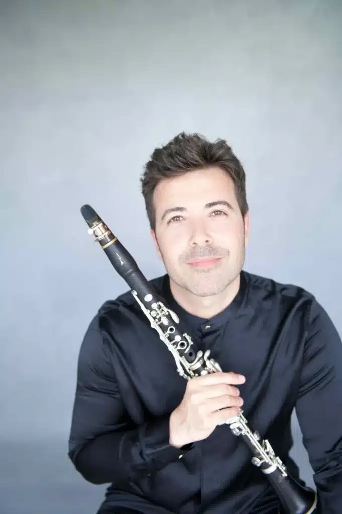 pablo barragan credits neda navae copia (002)